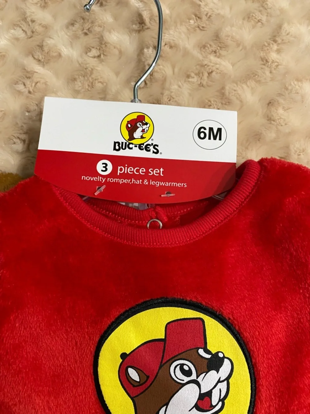 New Buc-ee's 3-piece 6M beaver onesie, fuzzy rompers,with hat,socks - Picture 5 of 5